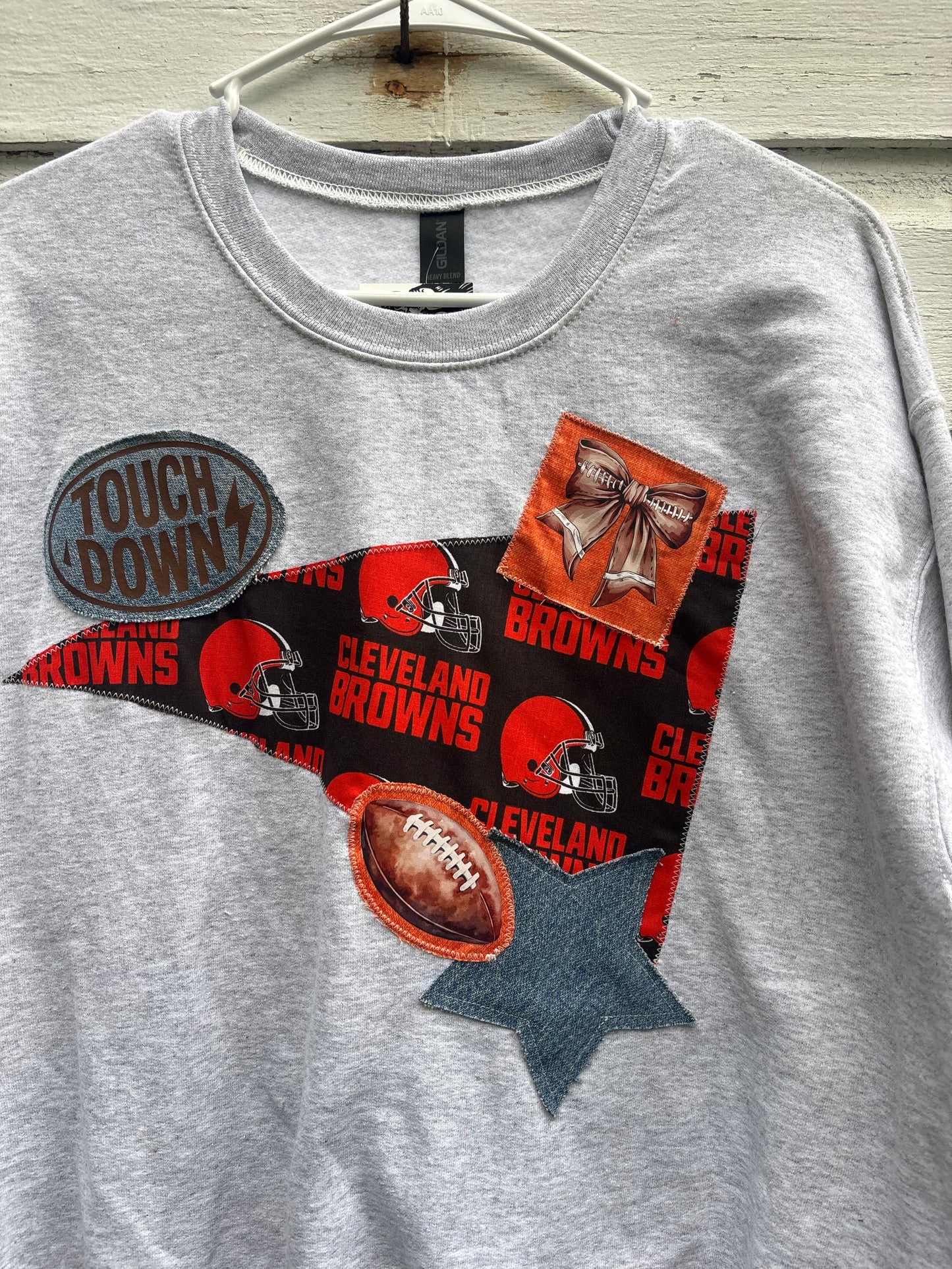 Cleveland Browns Pennant Sweatshirt - Medium